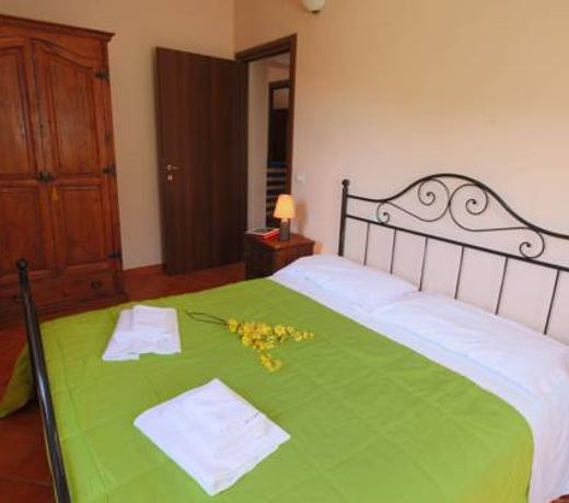 Comfortable Mansion in Apecchio with Swimming Pool
