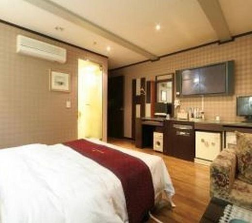 Goodstay Provence Hotel