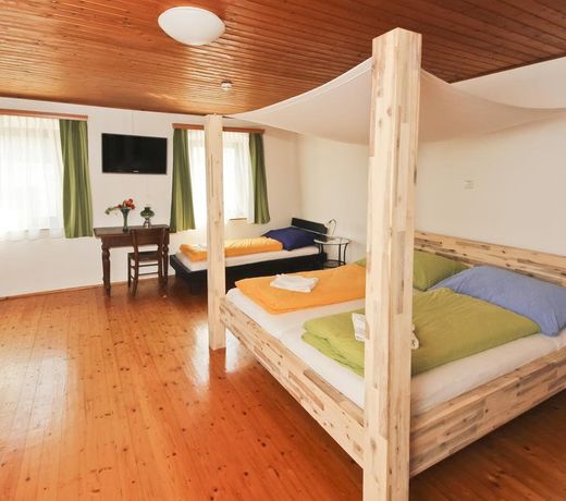 Camping & Pension Au an der Donau