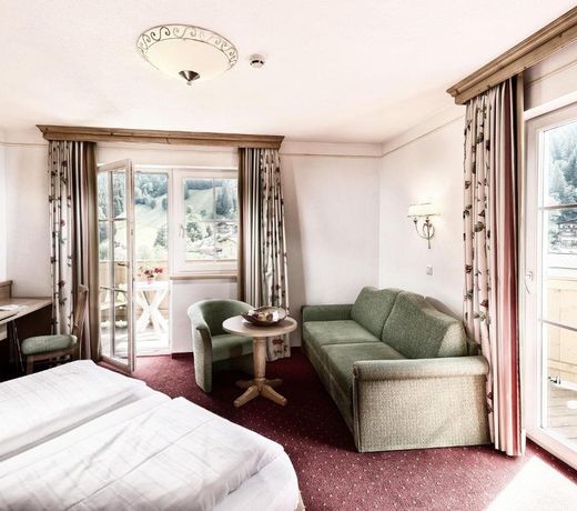 Hotel Bergzeit