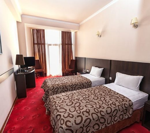 Regineh Hotel