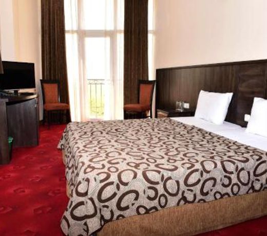 Regineh Hotel