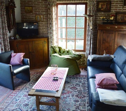 Beautiful Farmhouse in Beveren aan den IJzer with Terrace