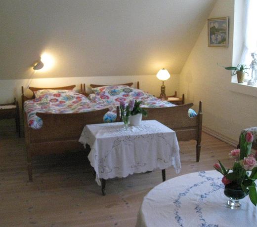 PARADISET BED & BREAKFAST