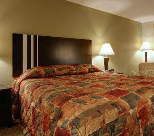 Travelodge by Wyndham LaFayette
