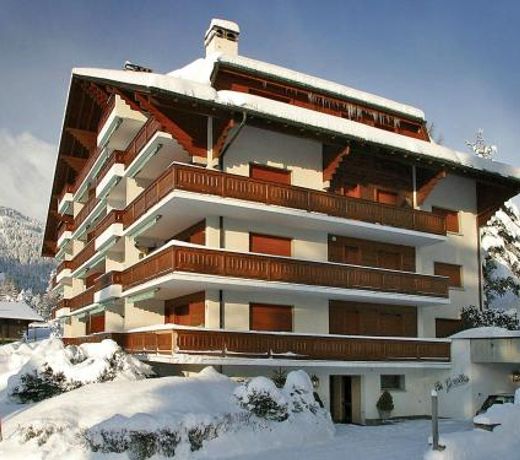 Apartment Les Girolles B15 by Interhome
