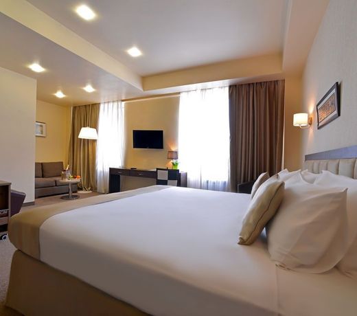 Minotel Barsam Suites