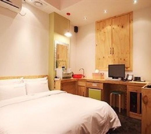 Hotel Cinema Gumi