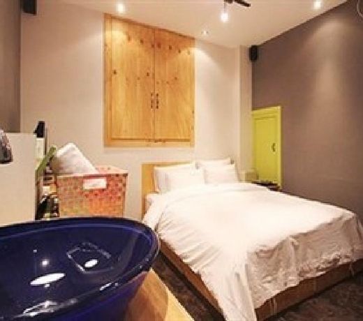 Hotel Cinema Gumi