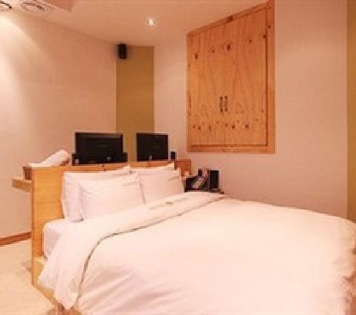Hotel Cinema Gumi