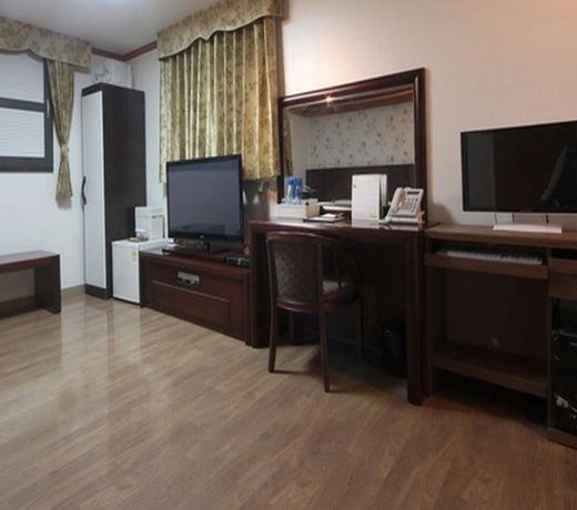 Kims Hotel Gumi