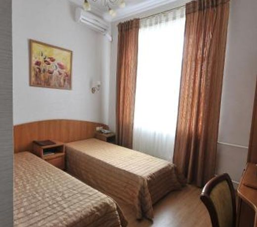Kadgaron Hotel