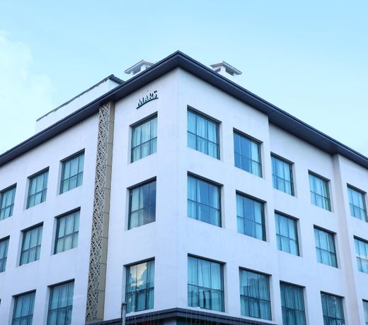 Avenue Hotel