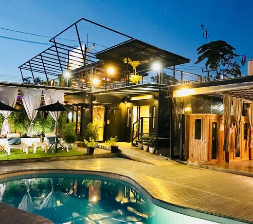 1715 House & Caff Resort, Phuket