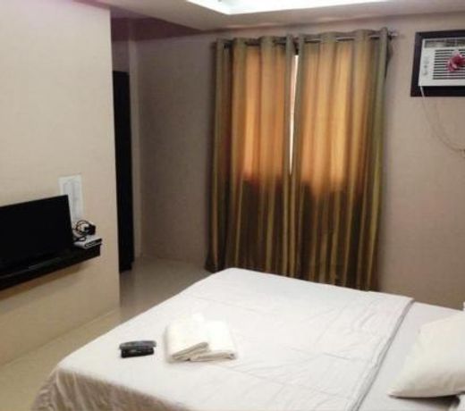 Hidden Pearl Hotel (Janus Luxury Suites)