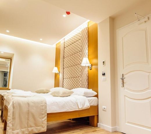 Hotel Queen