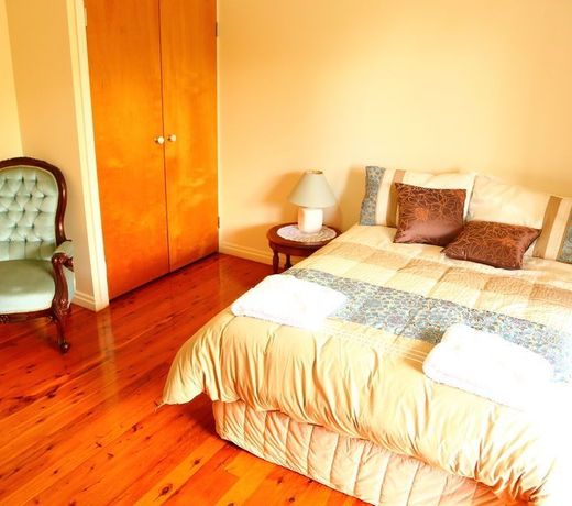 Bridgeman Downs B & B