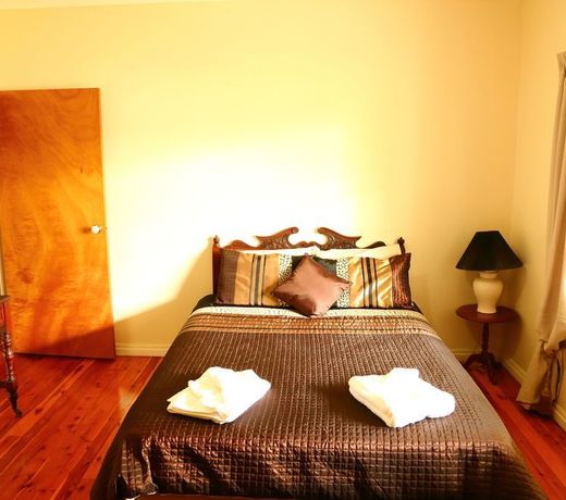 Bridgeman Downs B & B