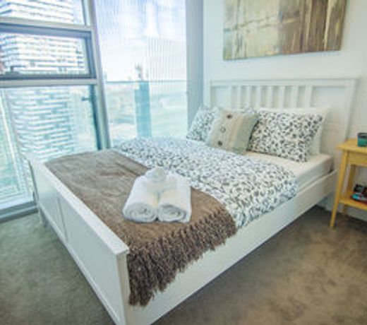 AOC Suites - High-Rise Condo - CN Tower / Lake View
