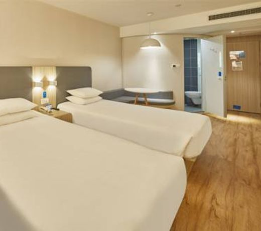 Hanting Express Baotou East Railway Station