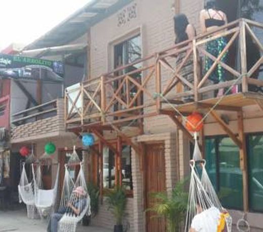 Hospedaje El Arbolito