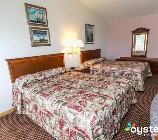 Lake Bluff Inn and Suites
