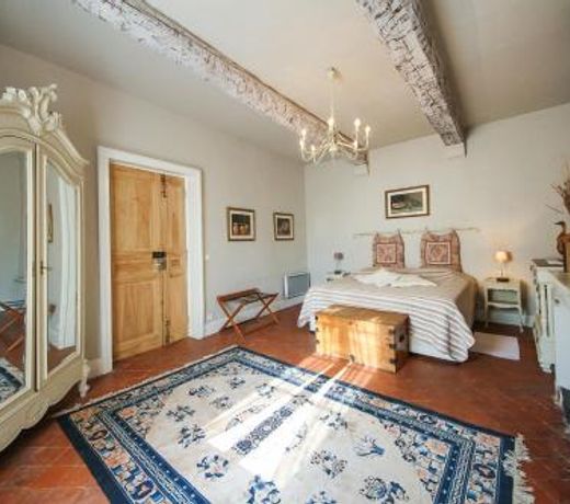 Les Carmes and spa