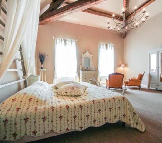 Les Carmes and spa