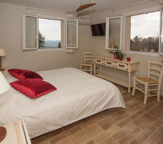 Les chambres du Restaurant le Castellaras