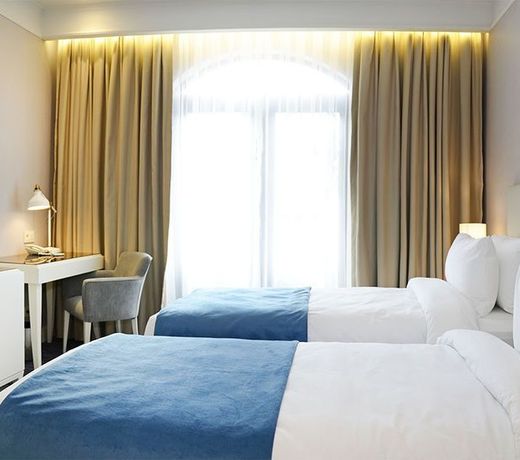 City Avenue Hotel