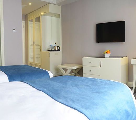 City Avenue Hotel