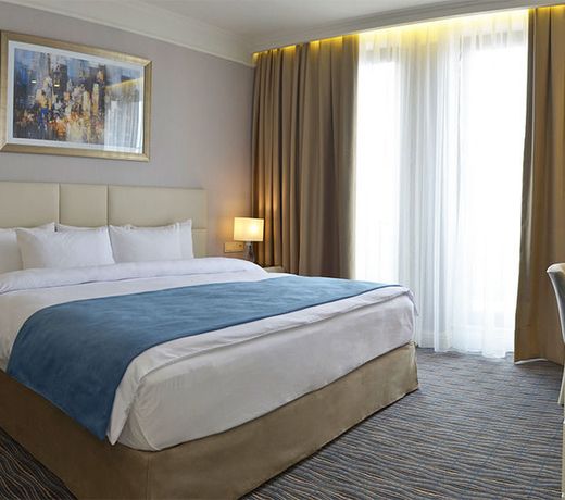 City Avenue Hotel