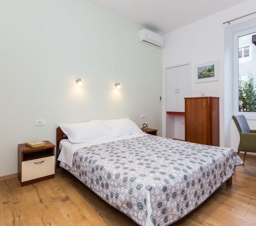 Rooms Gero