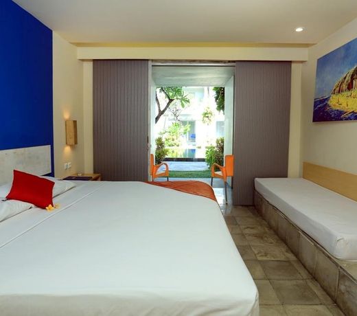 RedDoorz Plus near Kuta Square