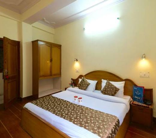 OYO 1590 Hotel Hari Palace