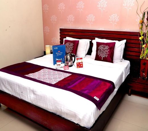 OYO 2811 Hotel Meera