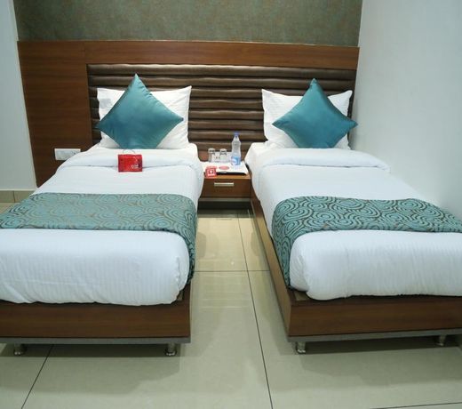 OYO 2860 Hotel 24x7 Inn