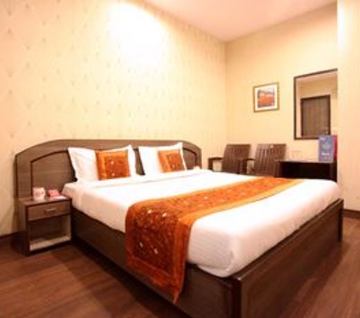 OYO 2206 Hotel Rajawat Manor