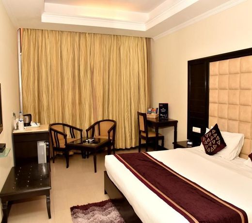 OYO 2148 Hotel Metro 43