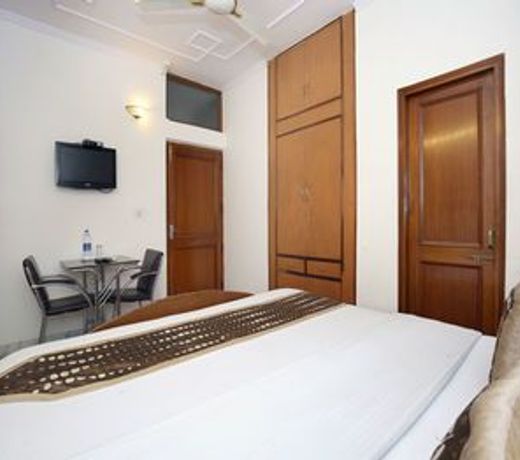 Vaccinated Staff - OYO 2431 Hotel Skylark