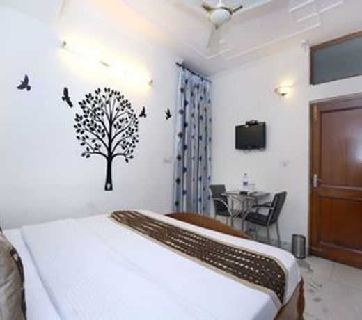 Vaccinated Staff - OYO 2431 Hotel Skylark
