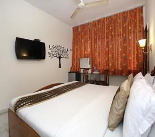 Vaccinated Staff - OYO 2431 Hotel Skylark