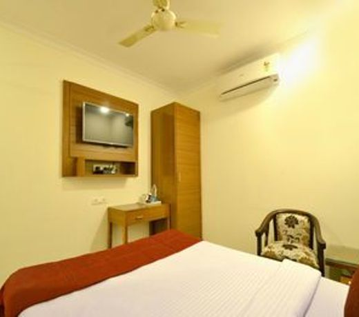 OYO 5190 Hotel Golden Inn