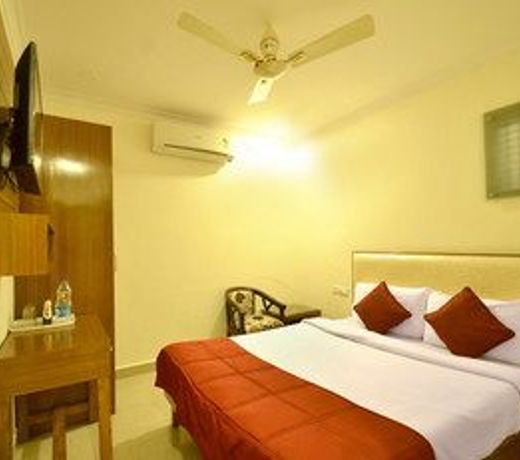OYO 5190 Hotel Golden Inn