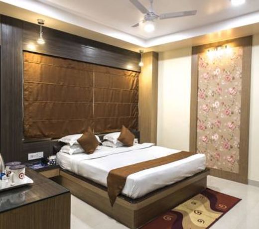 OYO 2794 Hotel Plaza Inn