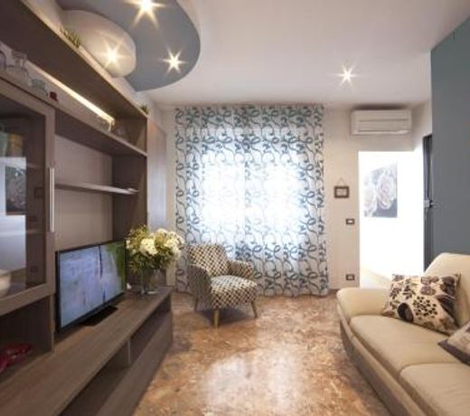 Appartamento centralissimo con 2 camere e 2 bagni