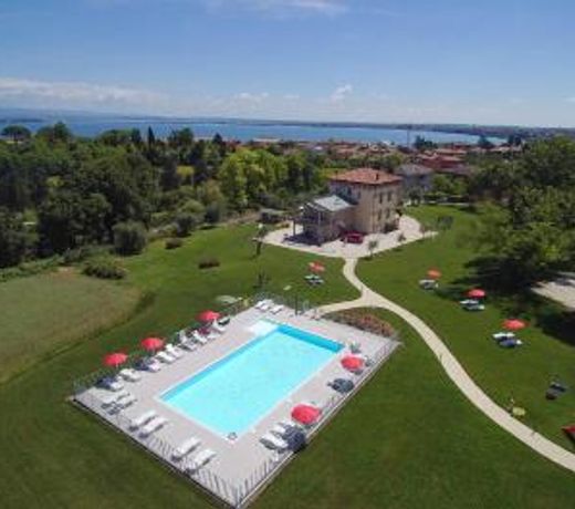 Villaggio Esmera