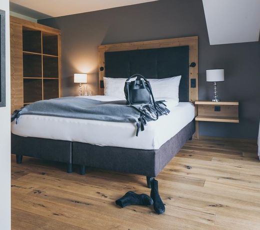 PUR Suites & Chalets