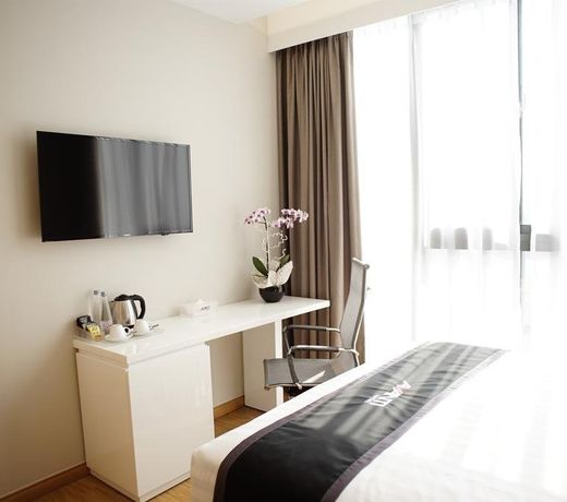 Avanti Hotel