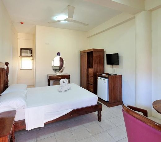 Kiwi Hotel